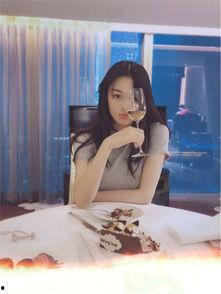 娱乐吃瓜君张馨予,从娱乐吃瓜到军嫂的转变之路